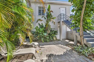 818 N Dixie Hwy in Lake Worth Beach, FL - Building Photo