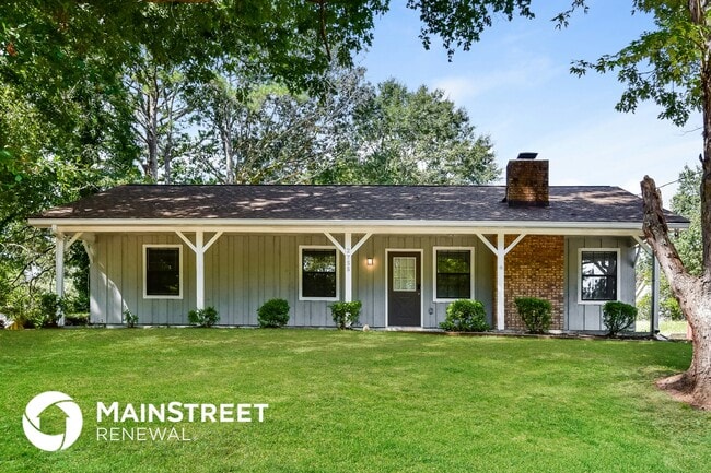 property at 2755 Stanton Woods Dr SE