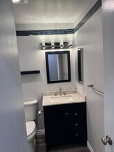 4855 Bella Pacific Row, Unit 125 in San Diego, CA - Foto de edificio - Building Photo