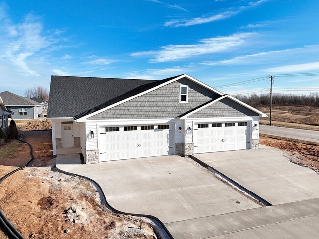 property at 1901 Hidden Hollow Ln