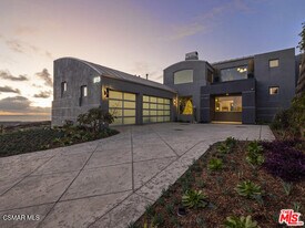 27465 Latigo Bay View Dr in Malibu, CA - Building Photo