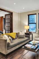 70 E Walton St in Chicago, IL - Building Photo