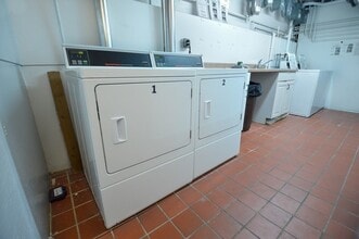 22 Sutherland Rd, Unit #2 in Boston, MA - Building Photo - Building Photo
