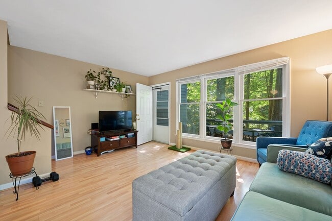 827 Edwards St in Chapel Hill, NC - Building Photo - Building Photo