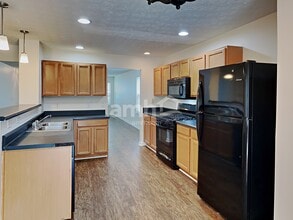 307 Meadows Ln in Canton, GA - Building Photo - Building Photo