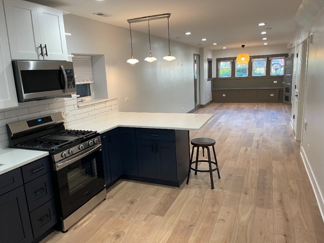 4037 N St Louis Ave in Chicago, IL - Building Photo - Building Photo