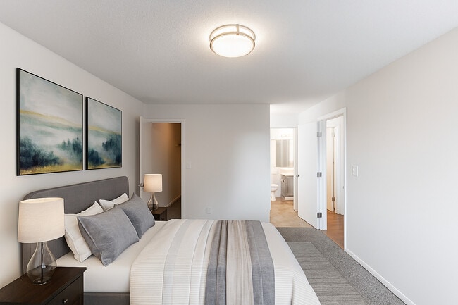 Chasewood Village in Huntsville, AL - Building Photo - Building Photo