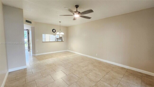 2562 NW 89th Dr in Coral Springs, FL - Foto de edificio - Building Photo