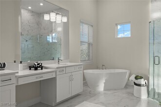 15429 Turin Dr in Naples, FL - Building Photo - Building Photo