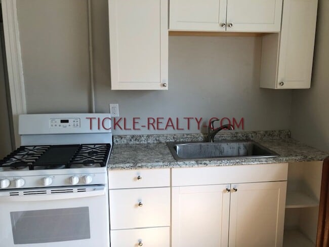 376 Alexander St in Rochester, NY - Building Photo - Building Photo