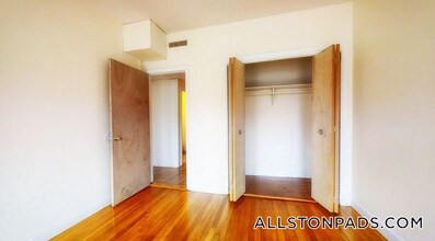 1131 Commonwealth Ave, Unit 6 in Boston, MA - Building Photo - Building Photo