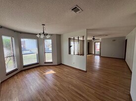 202 Seville Cir in Mary Esther, FL - Building Photo