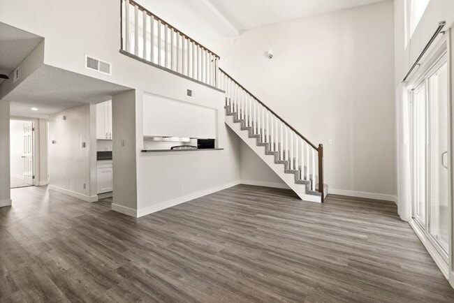 Chatsworth Plaza Apartments