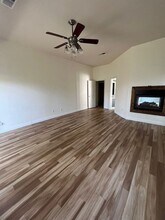 15321 Lake Berryessa Ct in Bakersfield, CA - Building Photo - Building Photo