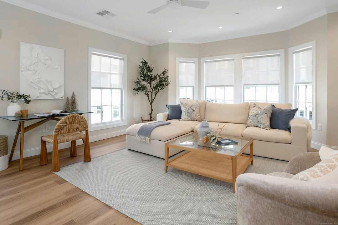 440 Heights Rd in Darien, CT - Building Photo