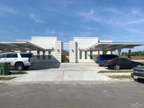 3610 Bella Costa Dr, Unit 3 in Weslaco, TX - Building Photo - Building Photo