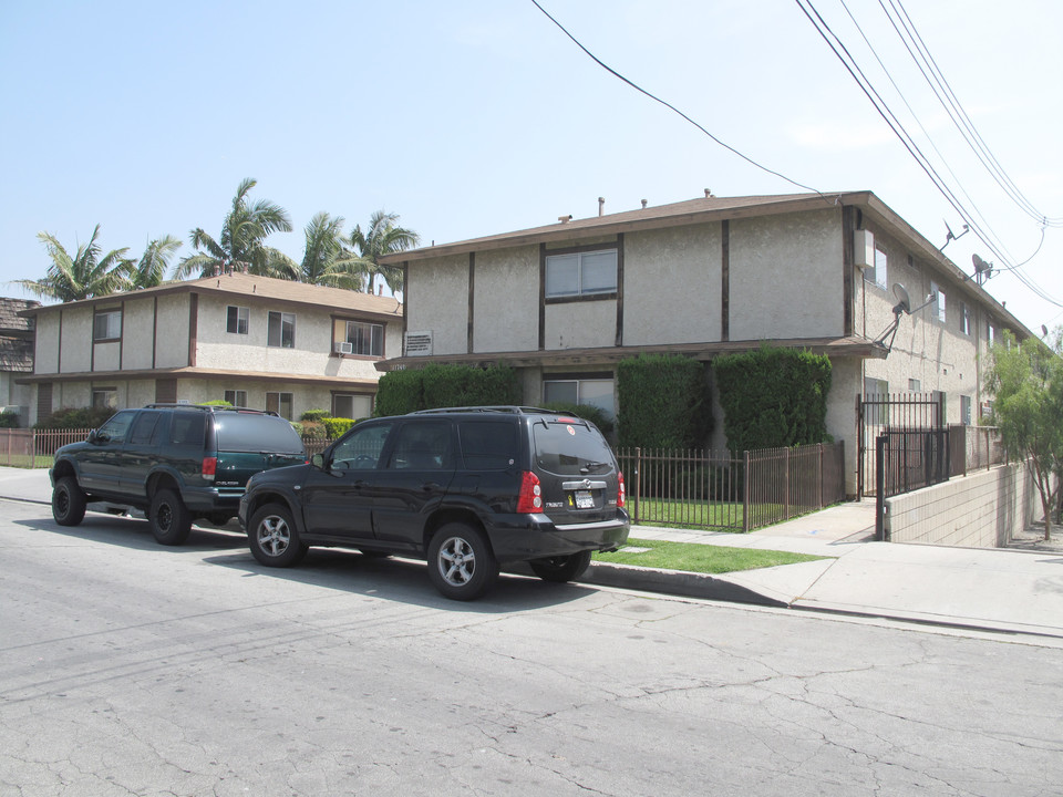 11736 Coldbrook Ave in Downey, CA - Building Photo