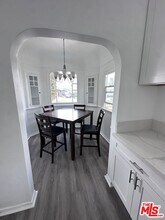 1116 W 64th St in Los Angeles, CA - Building Photo - Building Photo