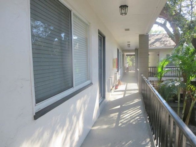 3914 W Neptune St-Unit -27 in Tampa, FL - Building Photo - Building Photo