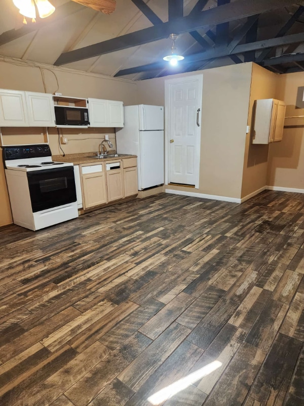 property at 425 S 98th Pl