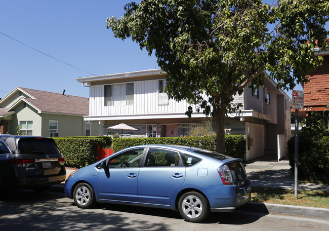 1019 Virginia Pl in Glendale, CA - Building Photo - Building Photo