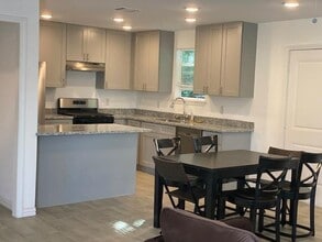 8119 Glenbrook Dr in Houston, TX - Building Photo - Building Photo