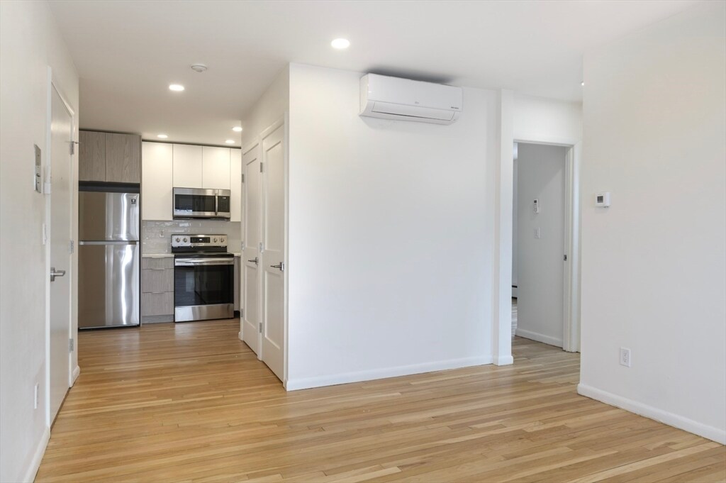 37 Parker Hill Ave, Unit 8C in Boston, MA - Building Photo