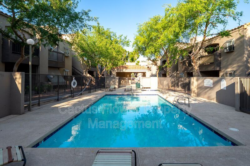 747 S Extension Rd in Mesa, AZ - Building Photo