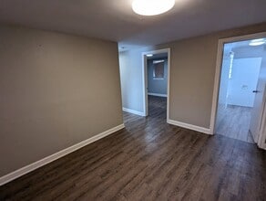 7159 S Francisco Ave, Unit G in Chicago, IL - Foto de edificio - Building Photo