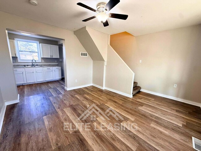 1027 SW Woodward Ave in Topeka, KS - Building Photo - Building Photo