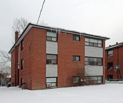 419 Pharmacy Ave in Toronto, ON - Building Photo