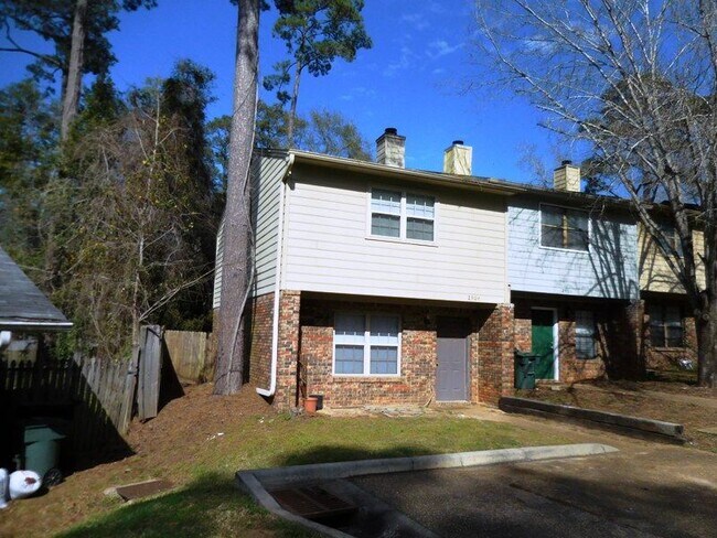property at 2304 Claremont Ln