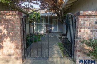 4134 Fort Donelson Dr in Stockton, CA - Building Photo - Building Photo