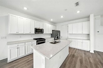 700 Benoi Dr in Davenport, FL - Building Photo - Building Photo