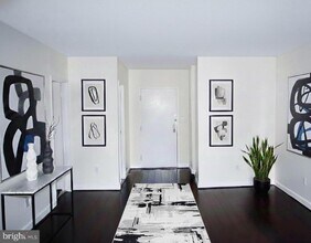 5500 Holmes Run Pkwy in Alexandria, VA - Building Photo - Building Photo