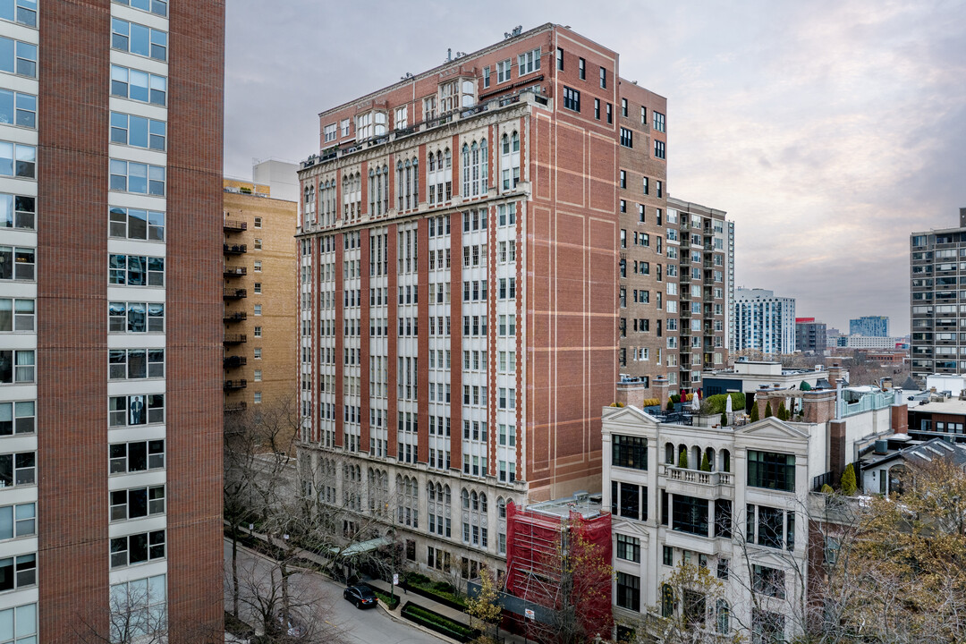 1320 N State Pky in Chicago, IL - Foto de edificio