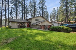 816 S Robinhood St in Spokane Valley, WA - Building Photo