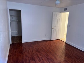 10903 N Kendall Dr in Miami, FL - Foto de edificio - Building Photo