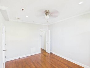25-69-69 38th St in Queens, NY - Building Photo - Building Photo