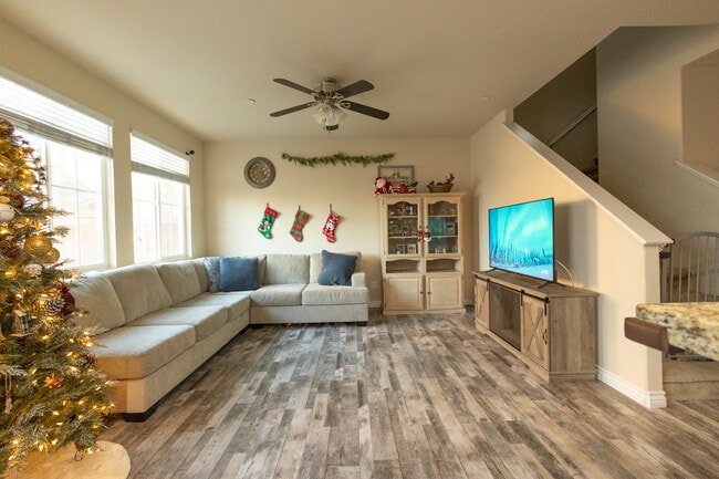 3327 Barkstone Dr in Riverside, CA - Building Photo - Building Photo