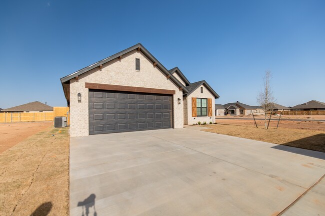 137 Calvin Dr in Wolfforth, TX - Building Photo - Building Photo