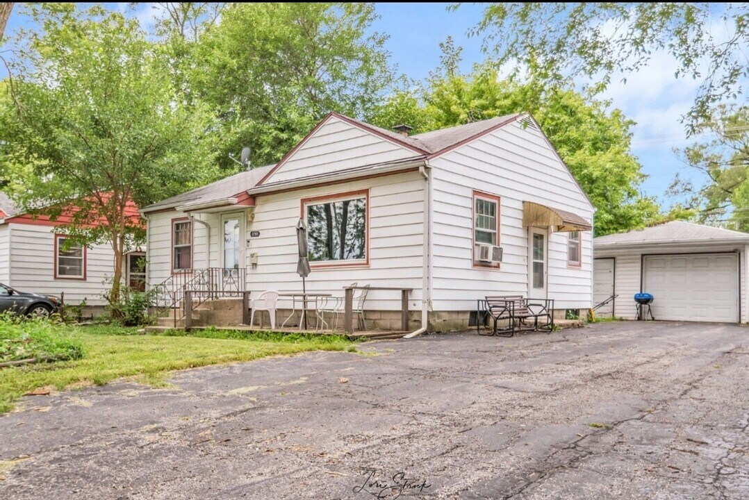 1781 Sunnyside Ave in Kankakee, IL - Building Photo