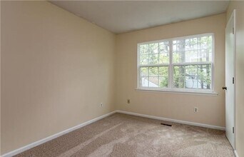 8513 Pine Thicket Ct in Charlotte, NC - Building Photo - Building Photo