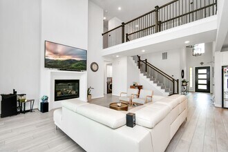 28011 Withers Dr in Spring, TX - Foto de edificio - Building Photo