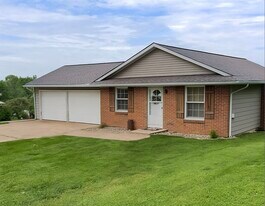 1400 Madison Ave in Washington, MO - Building Photo