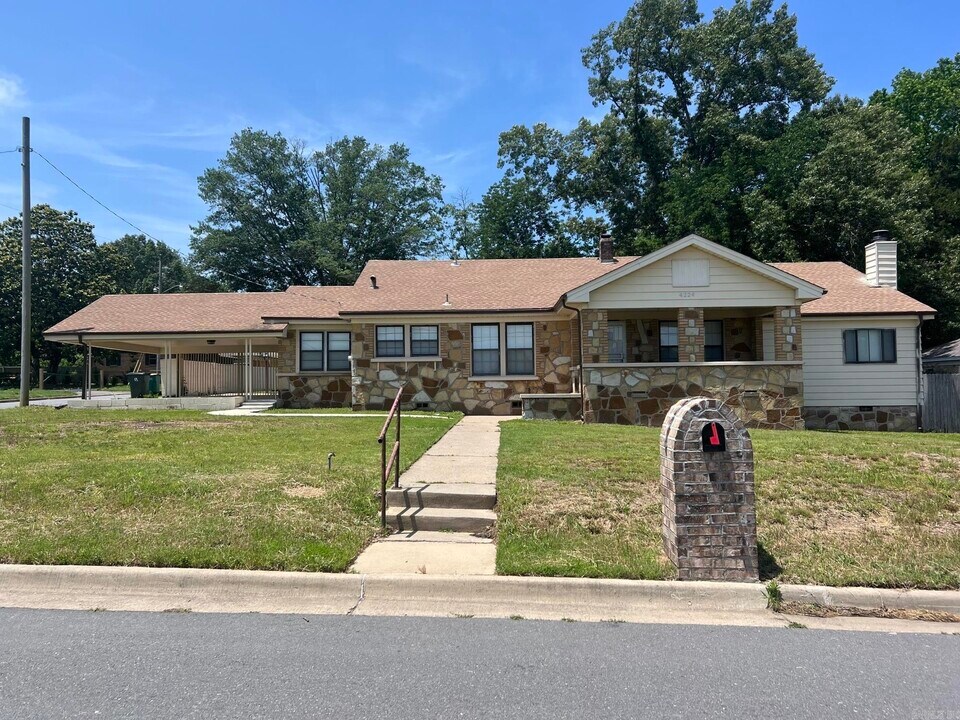 4224 Potter St in Little Rock, AR - Building Photo