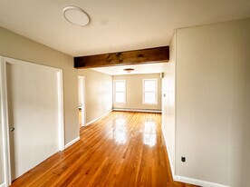 24 Barker St in Lowell, MA - Building Photo