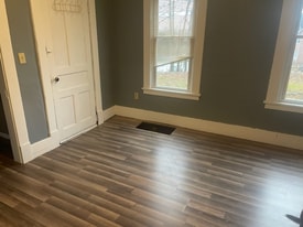 447 E Silver St in Sharon, PA - Building Photo