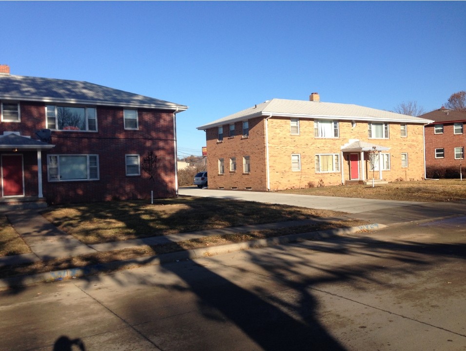 Armbrust Apartments in Omaha, NE - Foto de edificio