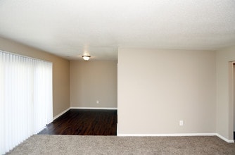 Strawbridge Green in Indianapolis, IN - Foto de edificio - Interior Photo